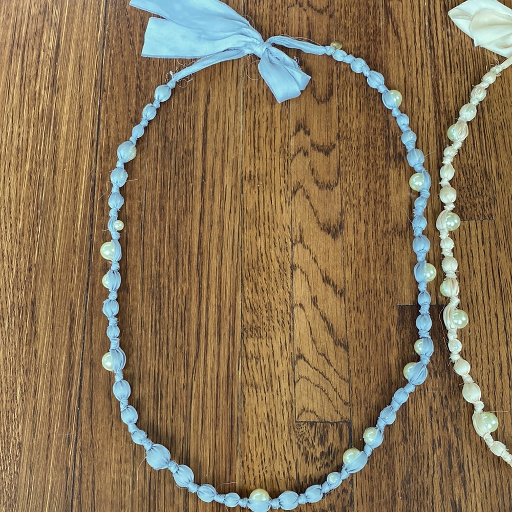 Set of 2 J crew faux pearl and ribbon necklaces - Picture 3 of 9